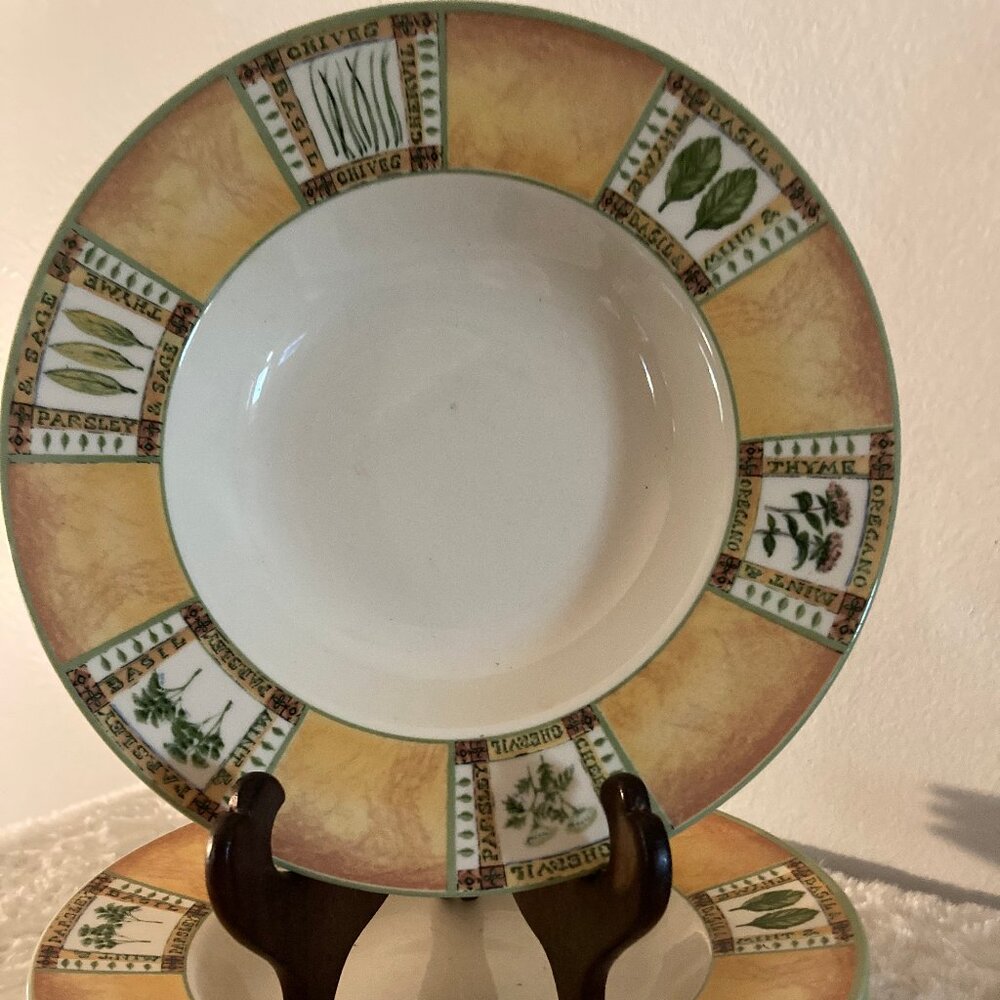 Cloverleaf England "Antique Herbs" 9" Rim Soup Bowls (4)